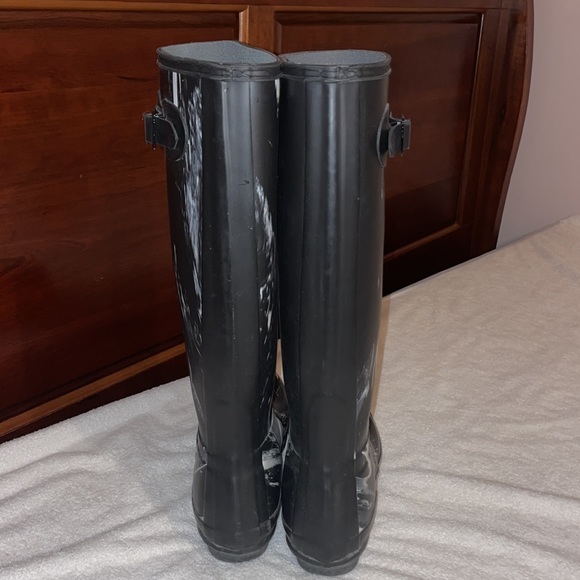 Black & White Hunter Boots - Picture 4 of 5